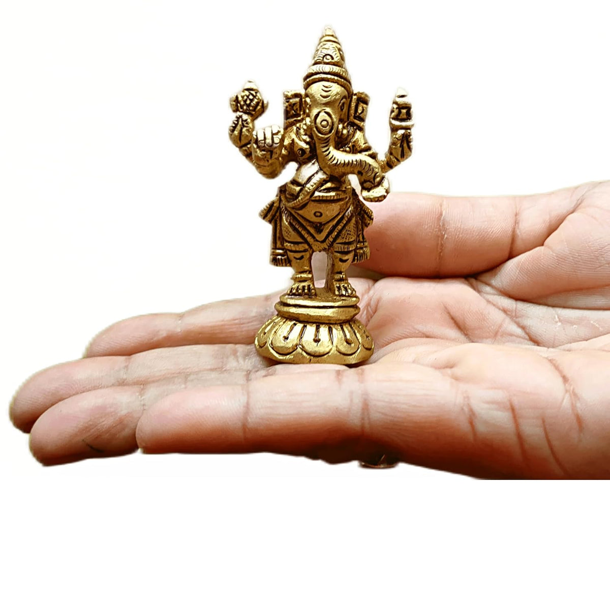 Divine Artz | Standing Ganesha Idol Brass, Ganesha Idol for Car Dashboard, Brass, Height 6.5CM, Gold Colour, 1 Piece