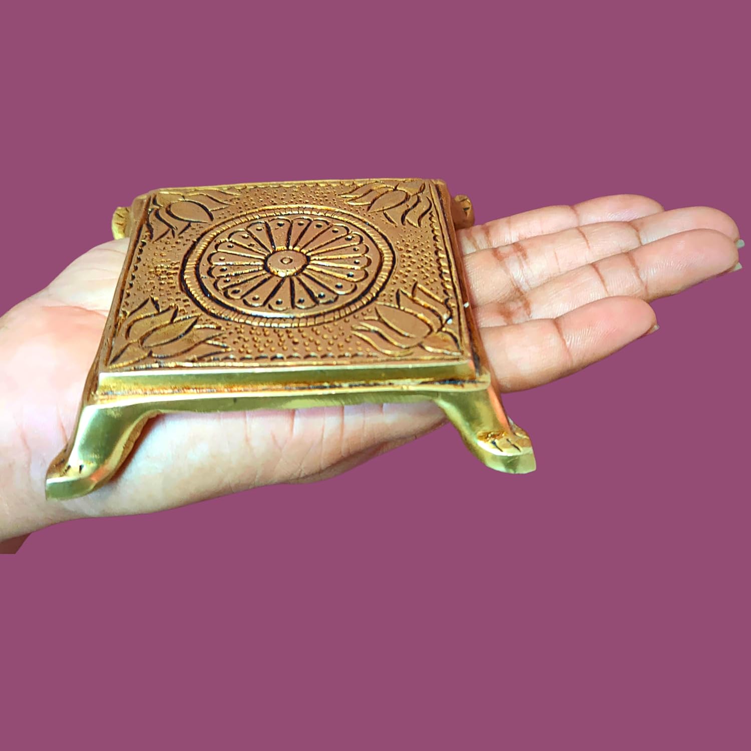 Divine Artz | Brass Pooja Chowki | Small Stand for God Idols | Brass Chowki for Puja, Brass, Gold Colour, 1 Piece (7.5 x 7.5 CM)