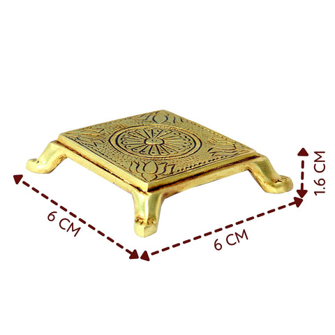 Divine Artz | Brass Pooja Chowki | Small Stand for God Idols | Brass Chowki for Puja, Brass, Gold Colour, 1 Piece (6 x 6 CM)